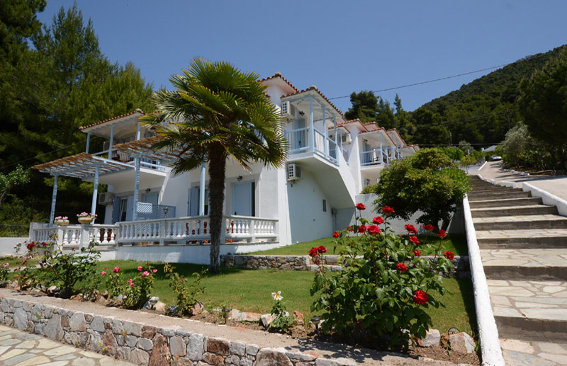 Milia Beach Apartments on Skopelos island